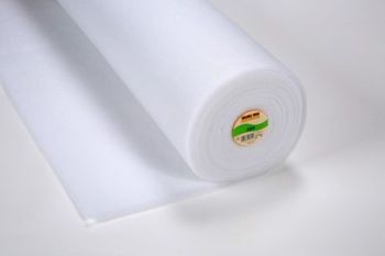 White Medium Loft Volume Fleece by Vilene Vlieseline 90cm wide